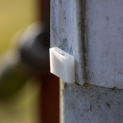 Näppärä tehokkaalla magneetilla varustettu hajutasku, johon kätket pumpulipuikon pään hydrolaatteineen. Ajoneuvoetsintöihin, patterin taakse tai jääkaapin kylkeen sisäetsinnöissä. Ulkoetsinnöissä löytyy myös lukuisia paikkoja magneettikätkölle. Ei kontami