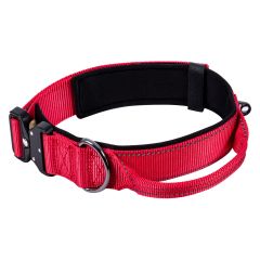Kestävä ja laadukas Rukka Mission Collar kahvallinen kaulapanta isoille koirille. Helpottaa koiran hallintaa monissa tilanteissa ja parantaa turvallisuutta esim. liikennevaloissa odotellessa valon vaihtumista. 